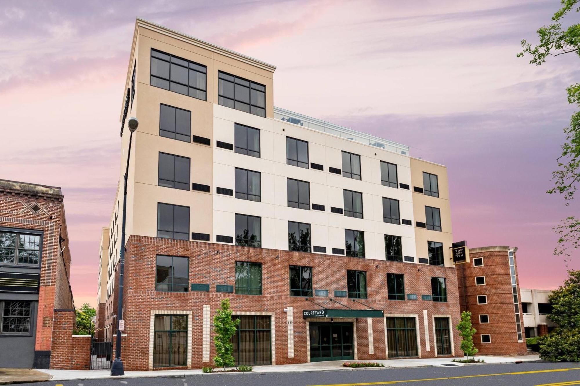 Hotel Courtyard Winston-Salem Downtown Esterno foto